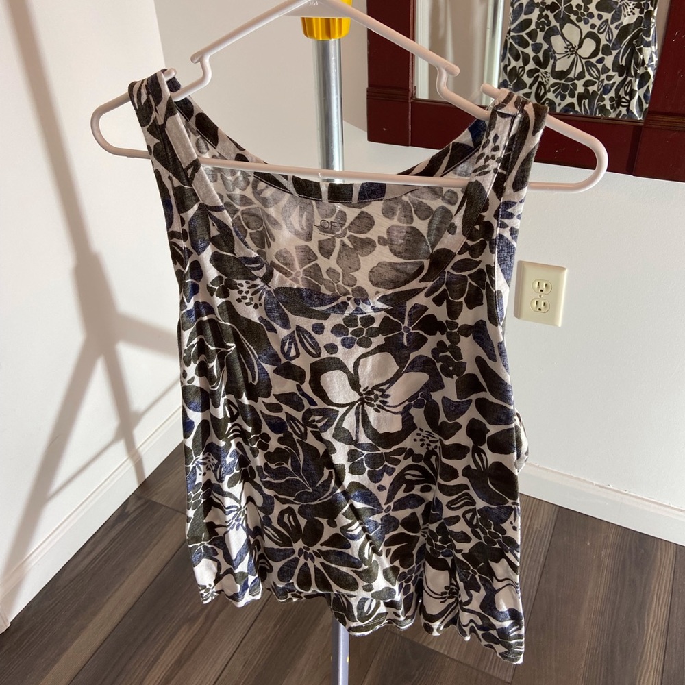 Loft brand sleeveless tank top